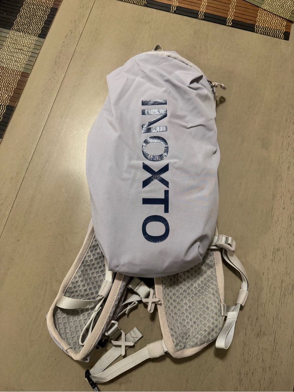 White Lightweight Women’s Sling/Running Pack